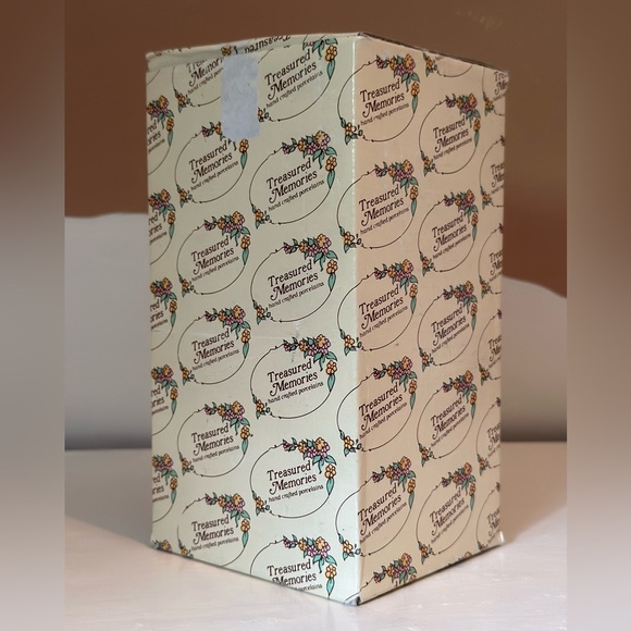 ✨Treasured Memories “FORTY YEARS TOGETHER” Enesco Figurine 1983 (w/ box)✨ - Picture 5 of 5